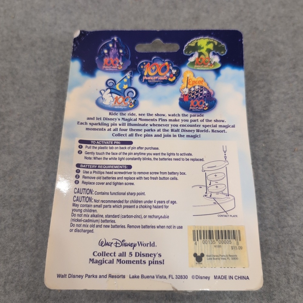Disney 100 Years of Magic Magical Moments Light Up Pin Mickey Mouse Castle NA308 - Picture 3 of 3